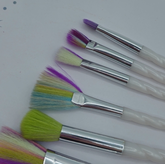 Rainbow Unicorn Makeup Brush Set of 8 - Picture 4 of 7